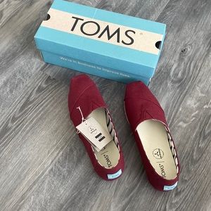 NWT Tom’s Women’s Alpargata in Black Cherry Heritage Canvas